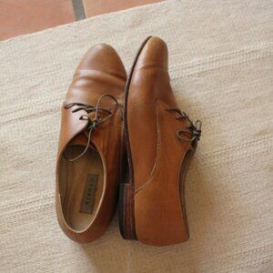 Nisolo Womens Oxford shoe, Size 10, Tan